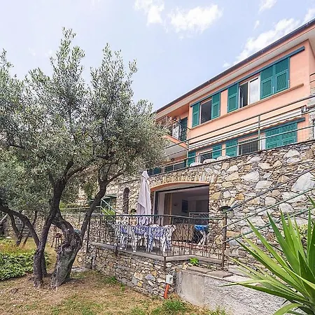 Faveto Sleeps 20 With Pool Villa
