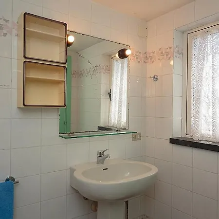Faveto Sleeps 20 With Pool 别墅 雷科