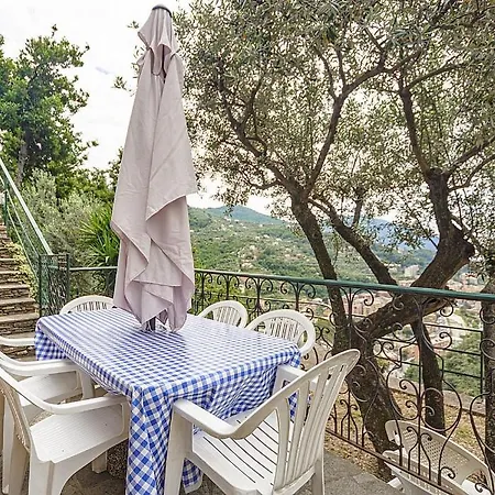 Faveto Sleeps 20 With Pool Recco