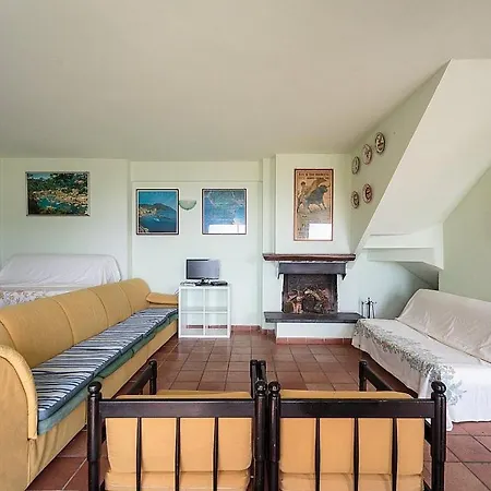 Faveto Sleeps 20 With Pool 别墅 *