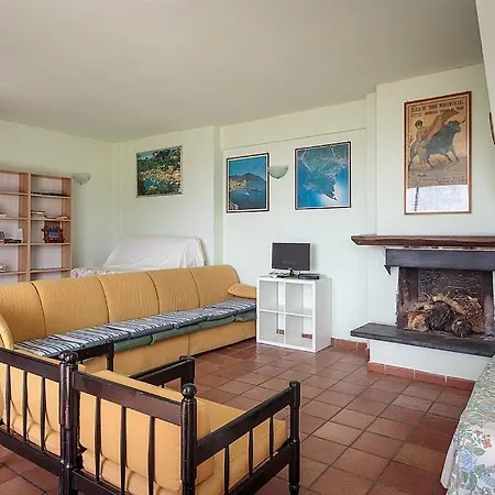 Faveto Sleeps 20 With Pool