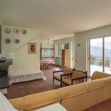 Villa Faveto Sleeps 20 With Pool