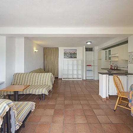 Faveto Sleeps 20 With Pool Recco
