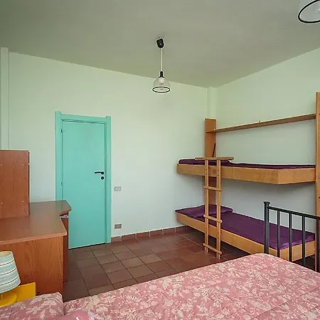 Faveto Sleeps 20 With Pool 别墅 雷科