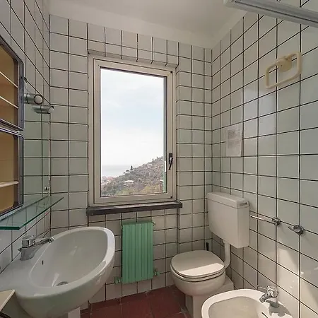 Faveto Sleeps 20 With Pool Villa
