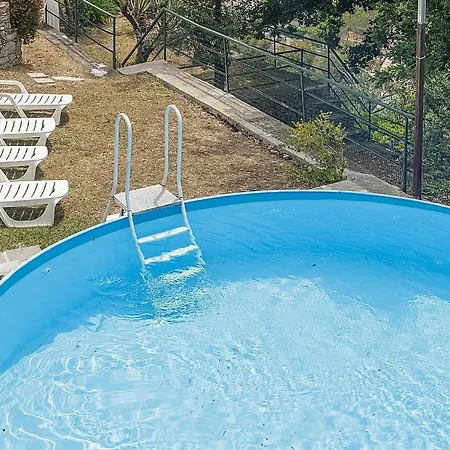 Faveto Sleeps 20 With Pool * 雷科